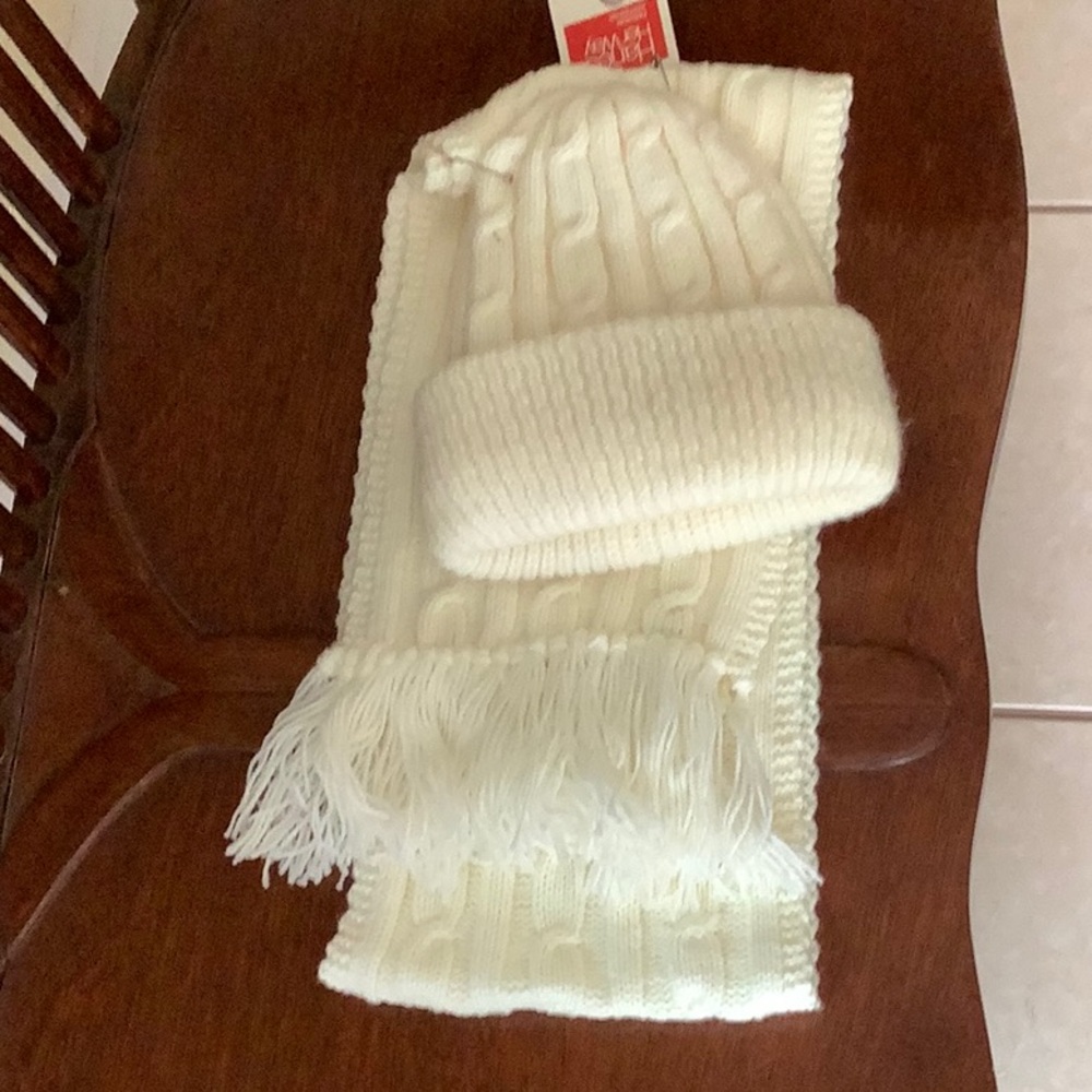 *NEW* Scarf and Hat set